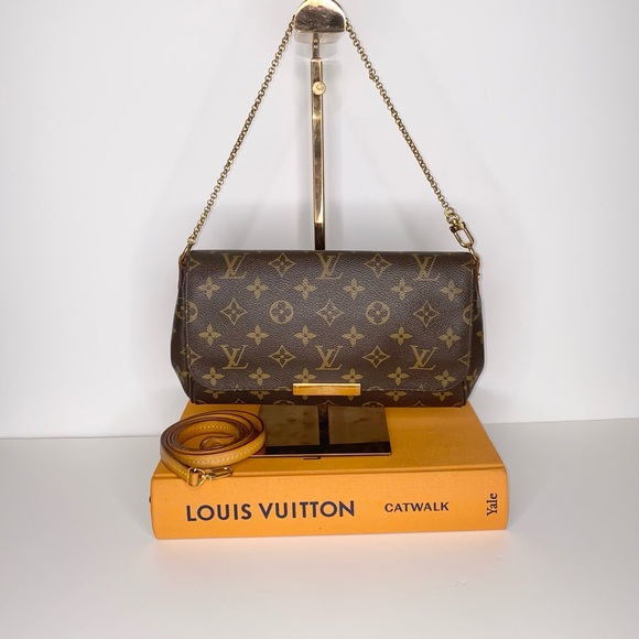 ❌❌SOLD❌❌ Louis monogram favorite crossbody - Picture 1 of 16
